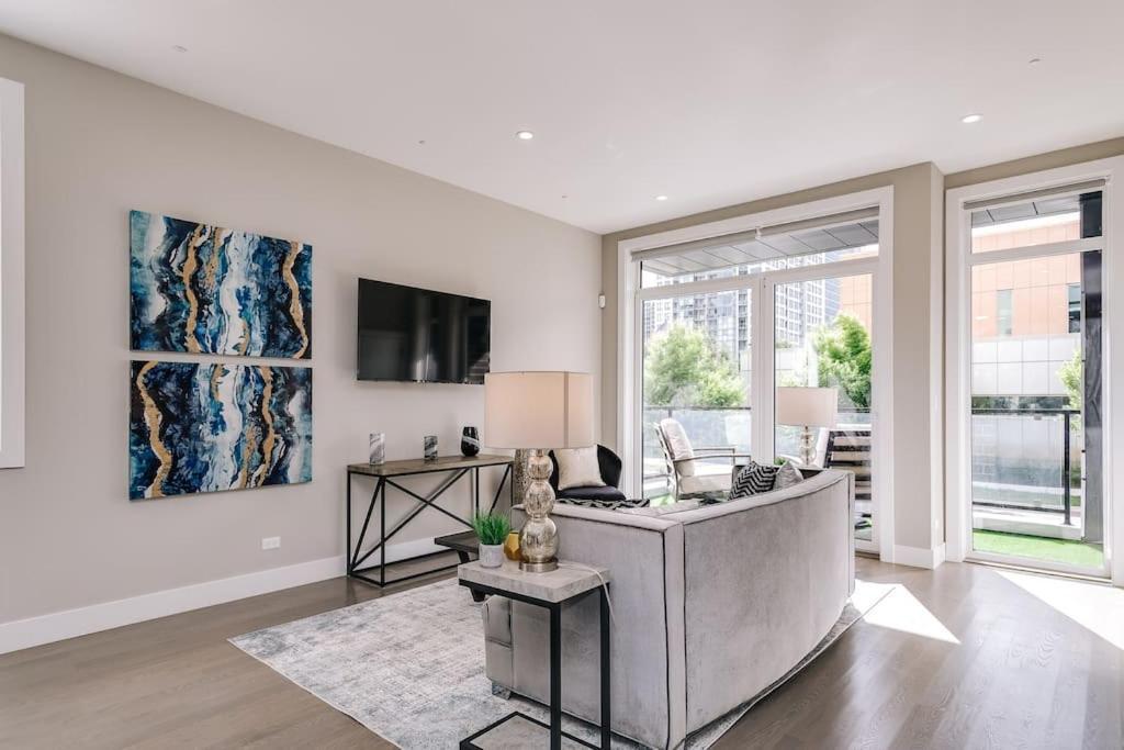 Stunning Duplex Condo #1 - Downtown River North Chicago Exterior foto