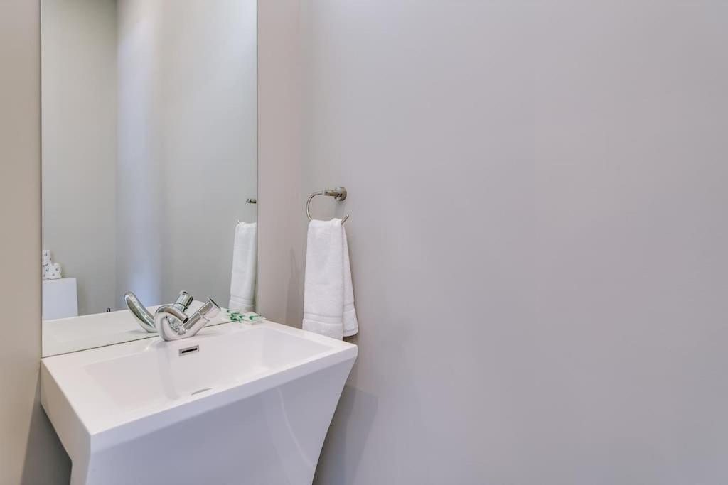 Stunning Duplex Condo #1 - Downtown River North Chicago Exterior foto